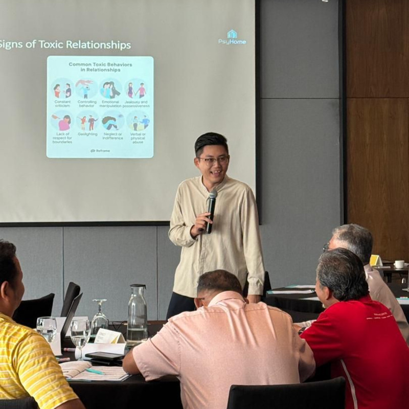 Mental health workplace training programs by Psyhome’s licensed psychologists
